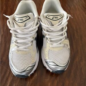 ASICS Gel-1130 White/Black Running Shoe Size 9